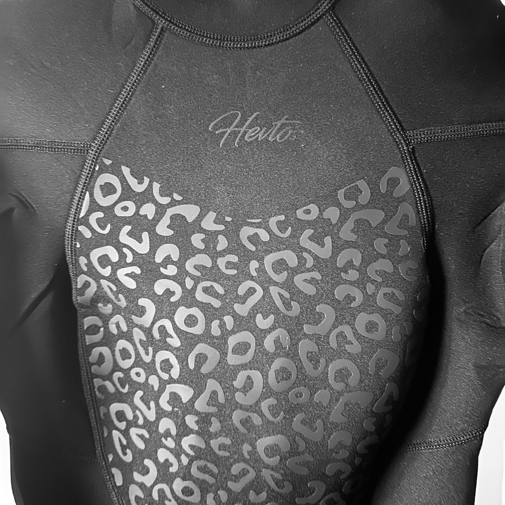 Wetsuit - Picture 3 of 4